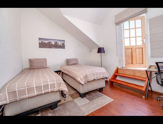 2 BEDROOM APARTMENT FOR SALE IN LONEHILL